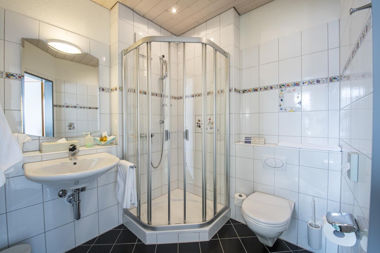 Seehotel Delphin Meisterschwanden Bagian luar foto