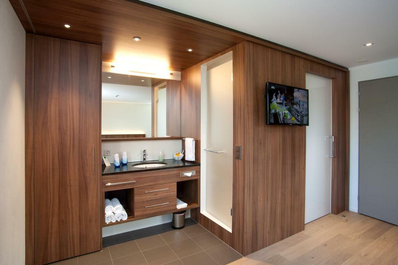 Seehotel Delphin Meisterschwanden Bagian luar foto