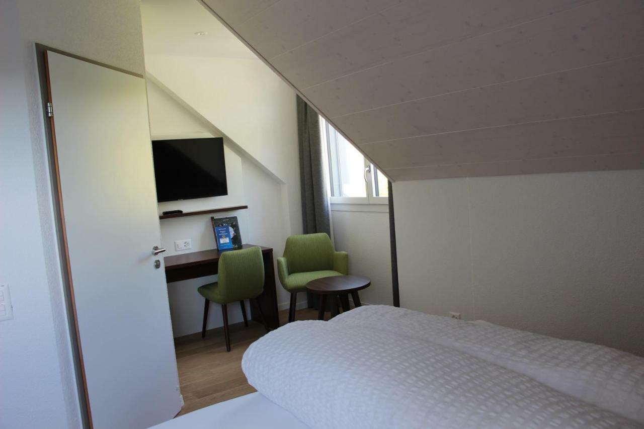 Seehotel Delphin Meisterschwanden Bagian luar foto