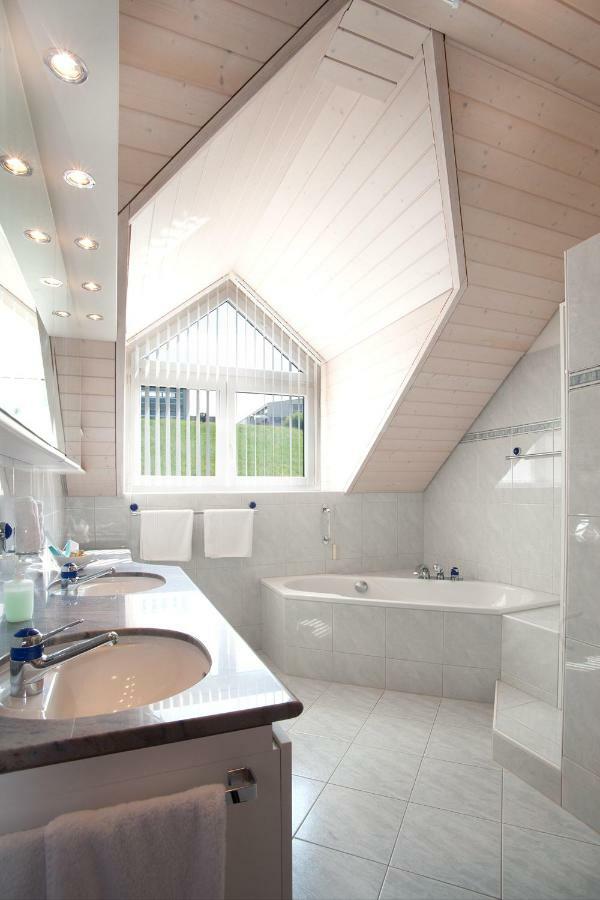 Seehotel Delphin Meisterschwanden Bagian luar foto
